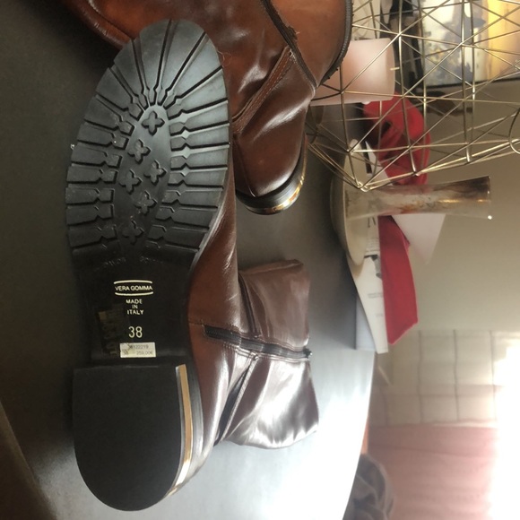 Boots - Picture 4 of 6